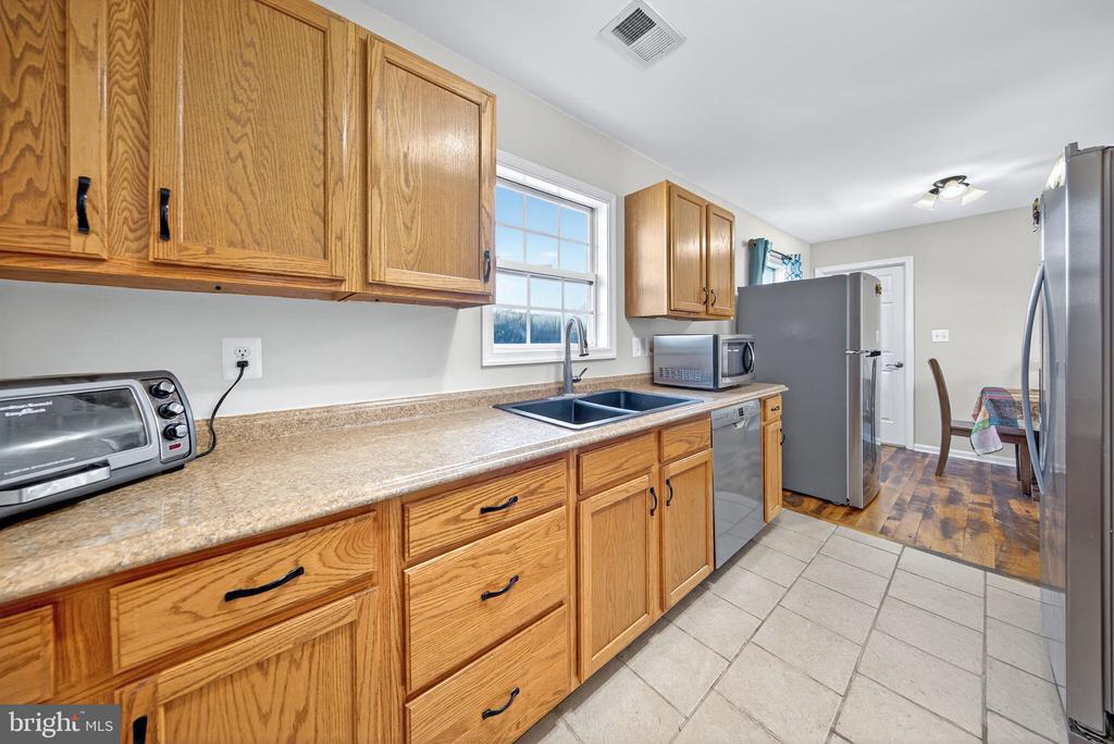 11698 FORT UNION DR, REMINGTON, Virginia 22734, 4 Bedrooms Bedrooms, ,2 BathroomsBathrooms,Residential,11698 FORT UNION DR,VAFQ2021064 MLS # VAFQ2021064