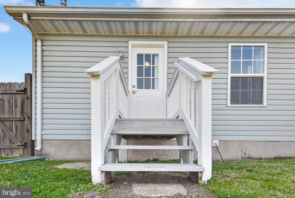 11698 FORT UNION DR, REMINGTON, Virginia 22734, 4 Bedrooms Bedrooms, ,2 BathroomsBathrooms,Residential,11698 FORT UNION DR,VAFQ2021064 MLS # VAFQ2021064