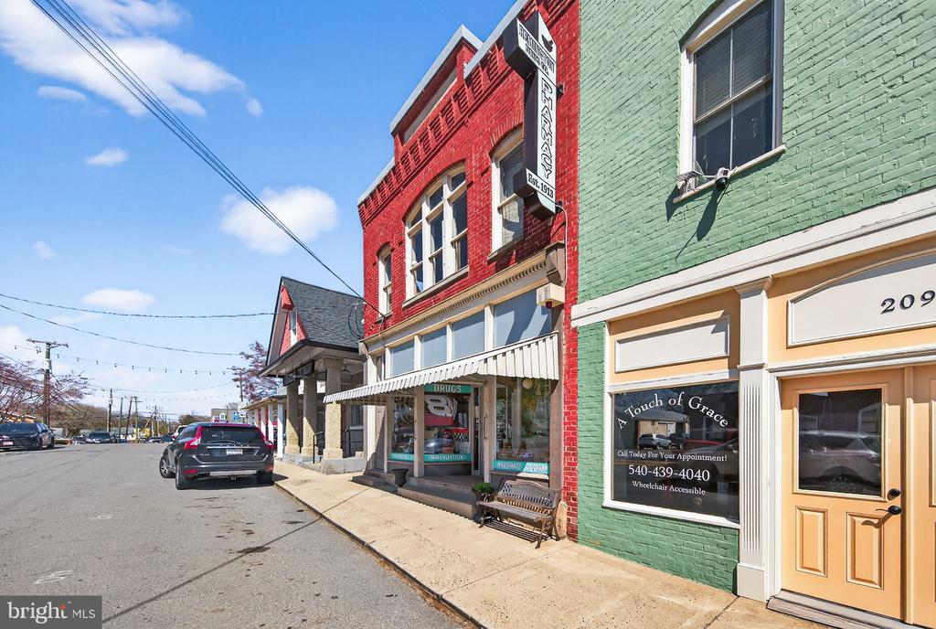 11698 FORT UNION DR, REMINGTON, Virginia 22734, 4 Bedrooms Bedrooms, ,2 BathroomsBathrooms,Residential,11698 FORT UNION DR,VAFQ2021064 MLS # VAFQ2021064