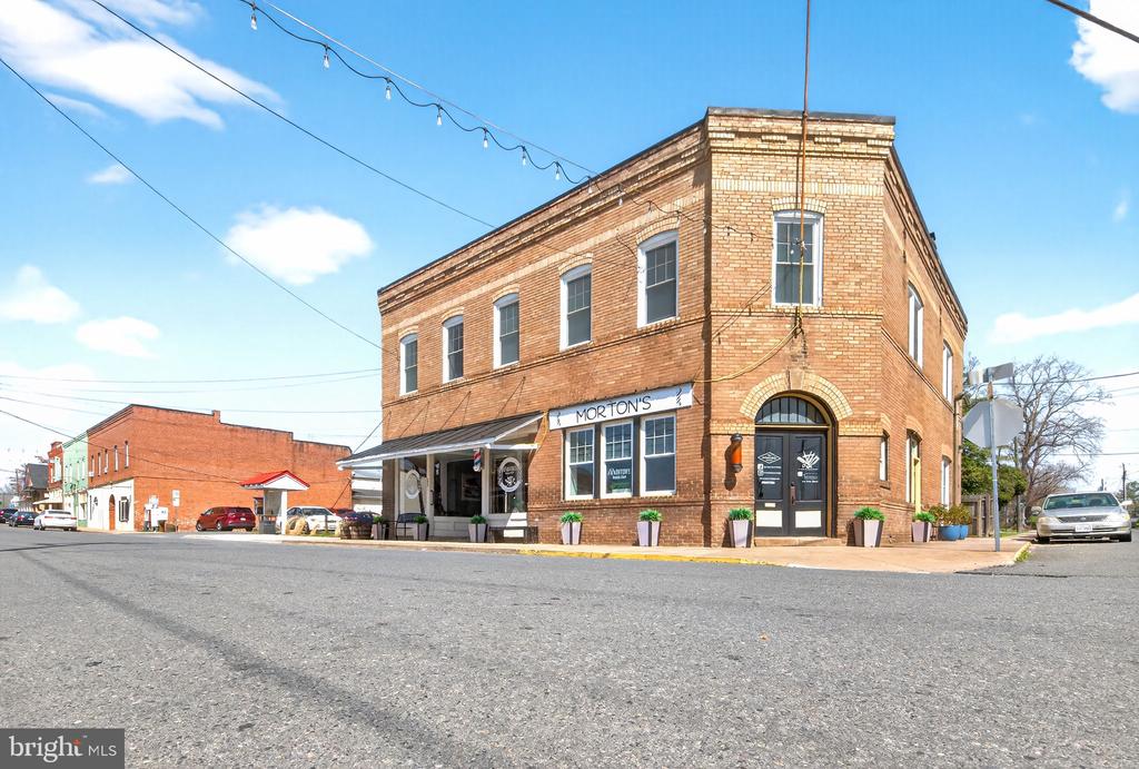 11698 FORT UNION DR, REMINGTON, Virginia 22734, 4 Bedrooms Bedrooms, ,2 BathroomsBathrooms,Residential,11698 FORT UNION DR,VAFQ2021064 MLS # VAFQ2021064