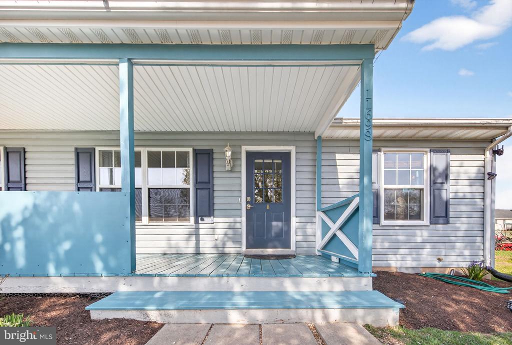 11698 FORT UNION DR, REMINGTON, Virginia 22734, 4 Bedrooms Bedrooms, ,2 BathroomsBathrooms,Residential,11698 FORT UNION DR,VAFQ2021064 MLS # VAFQ2021064