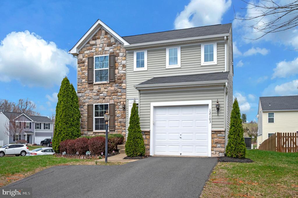 12103 MAJESTIC PL, CULPEPER, Virginia 22701, 3 Bedrooms Bedrooms, ,2 BathroomsBathrooms,Residential,12103 MAJESTIC PL,VACU2013042 MLS # VACU2013042