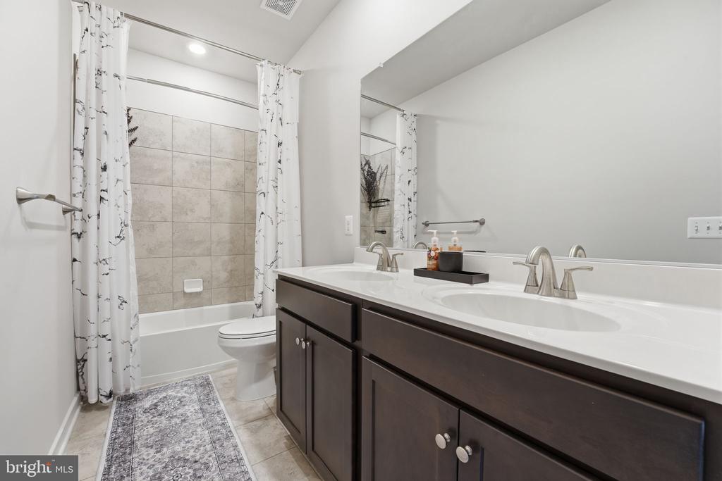 2012 ARMSTRONG TER, JEFFERSONTON, Virginia 22724, 5 Bedrooms Bedrooms, ,3 BathroomsBathrooms,Residential,2012 ARMSTRONG TER,VACU2013146 MLS # VACU2013146