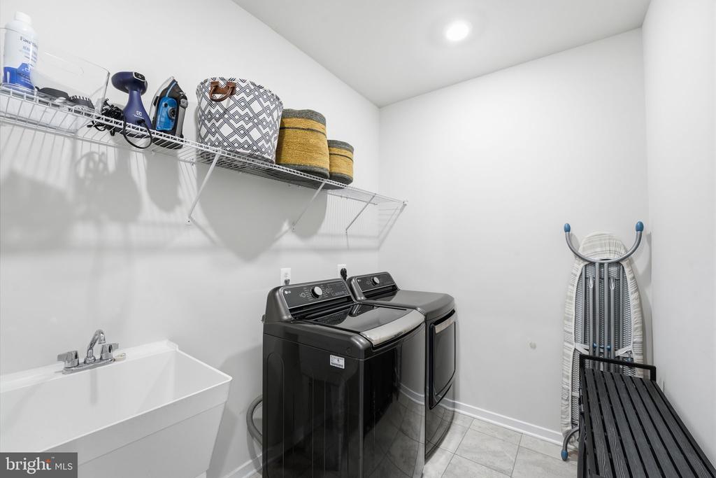 2012 ARMSTRONG TER, JEFFERSONTON, Virginia 22724, 5 Bedrooms Bedrooms, ,3 BathroomsBathrooms,Residential,2012 ARMSTRONG TER,VACU2013146 MLS # VACU2013146