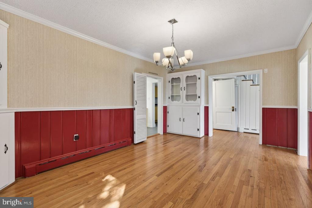 422 MECHANIC ST, LURAY, Virginia 22835, 5 Bedrooms Bedrooms, ,2 BathroomsBathrooms,Residential,422 MECHANIC ST,VAPA2006220 MLS # VAPA2006220