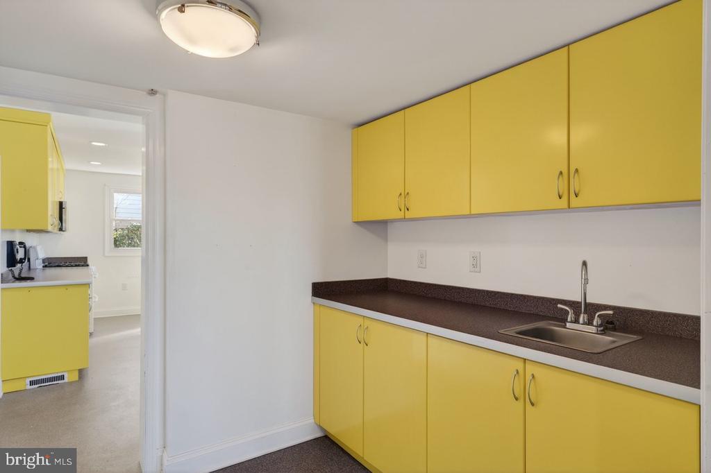 422 MECHANIC ST, LURAY, Virginia 22835, 5 Bedrooms Bedrooms, ,2 BathroomsBathrooms,Residential,422 MECHANIC ST,VAPA2006220 MLS # VAPA2006220