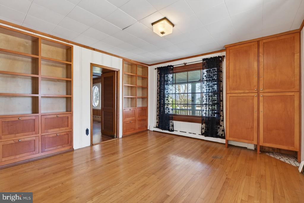 422 MECHANIC ST, LURAY, Virginia 22835, 5 Bedrooms Bedrooms, ,2 BathroomsBathrooms,Residential,422 MECHANIC ST,VAPA2006220 MLS # VAPA2006220