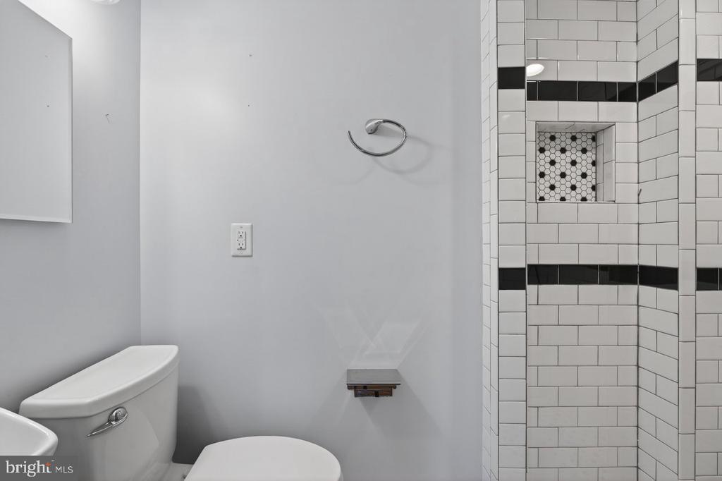 422 MECHANIC ST, LURAY, Virginia 22835, 5 Bedrooms Bedrooms, ,2 BathroomsBathrooms,Residential,422 MECHANIC ST,VAPA2006220 MLS # VAPA2006220