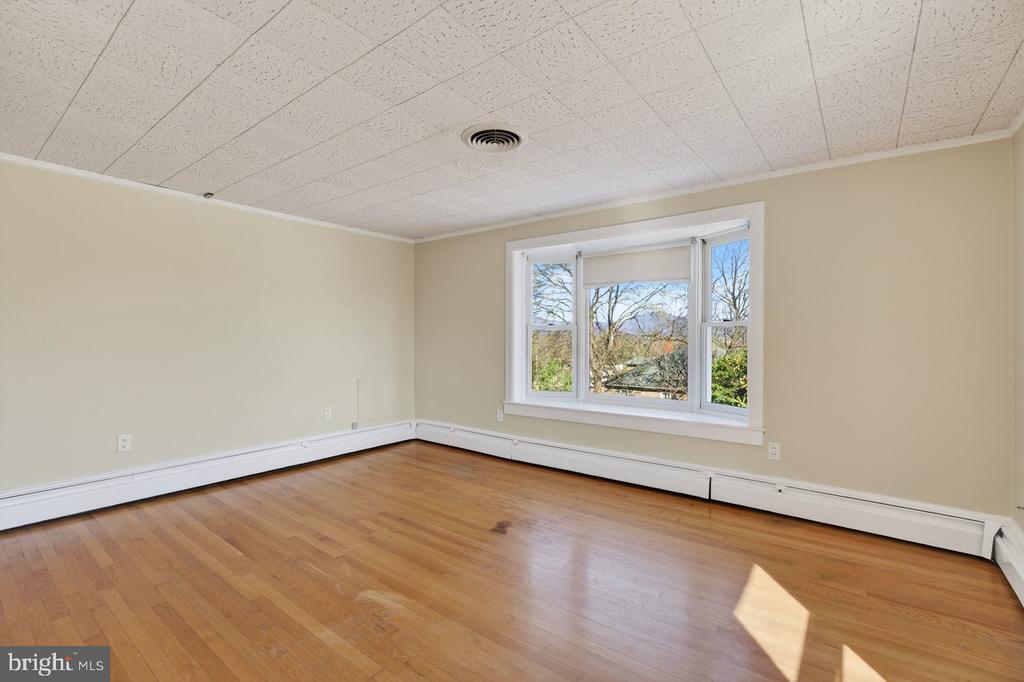 422 MECHANIC ST, LURAY, Virginia 22835, 5 Bedrooms Bedrooms, ,2 BathroomsBathrooms,Residential,422 MECHANIC ST,VAPA2006220 MLS # VAPA2006220