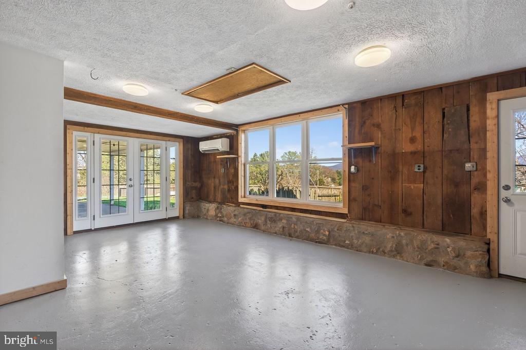 422 MECHANIC ST, LURAY, Virginia 22835, 5 Bedrooms Bedrooms, ,2 BathroomsBathrooms,Residential,422 MECHANIC ST,VAPA2006220 MLS # VAPA2006220