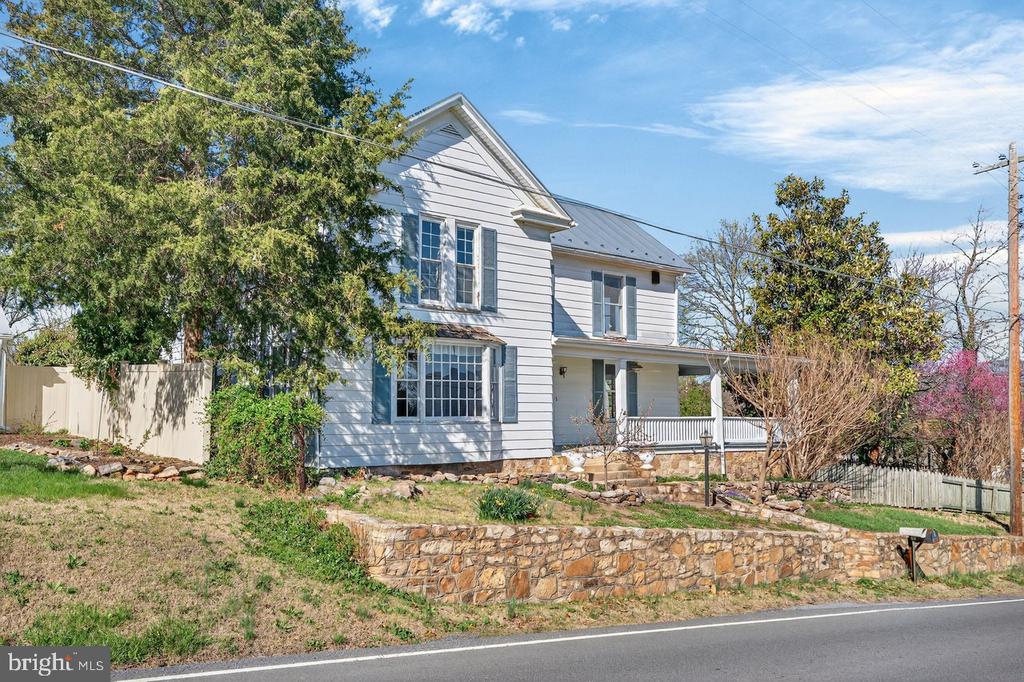 422 MECHANIC ST, LURAY, Virginia 22835, 5 Bedrooms Bedrooms, ,2 BathroomsBathrooms,Residential,422 MECHANIC ST,VAPA2006220 MLS # VAPA2006220