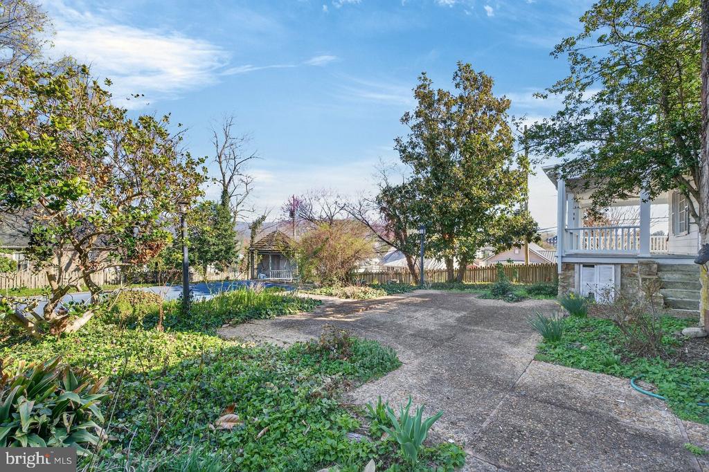 422 MECHANIC ST, LURAY, Virginia 22835, 5 Bedrooms Bedrooms, ,2 BathroomsBathrooms,Residential,422 MECHANIC ST,VAPA2006220 MLS # VAPA2006220