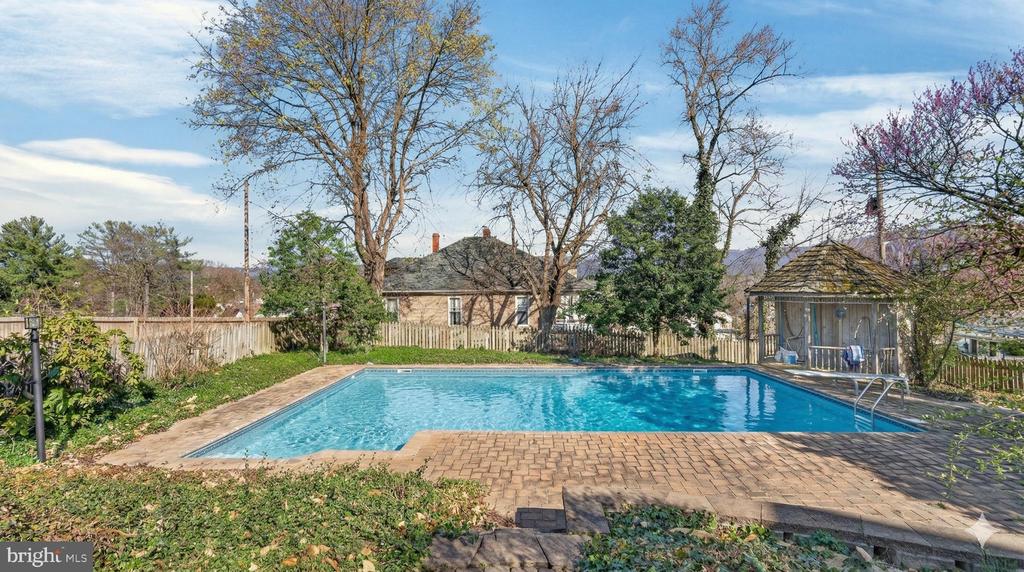 422 MECHANIC ST, LURAY, Virginia 22835, 5 Bedrooms Bedrooms, ,2 BathroomsBathrooms,Residential,422 MECHANIC ST,VAPA2006220 MLS # VAPA2006220