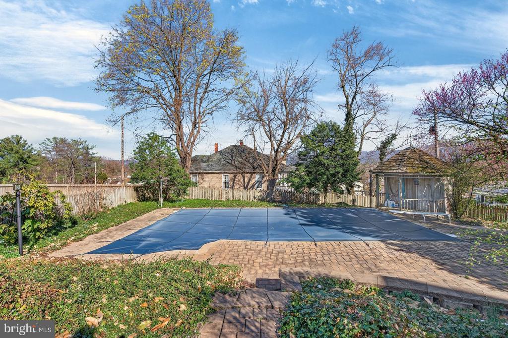 422 MECHANIC ST, LURAY, Virginia 22835, 5 Bedrooms Bedrooms, ,2 BathroomsBathrooms,Residential,422 MECHANIC ST,VAPA2006220 MLS # VAPA2006220