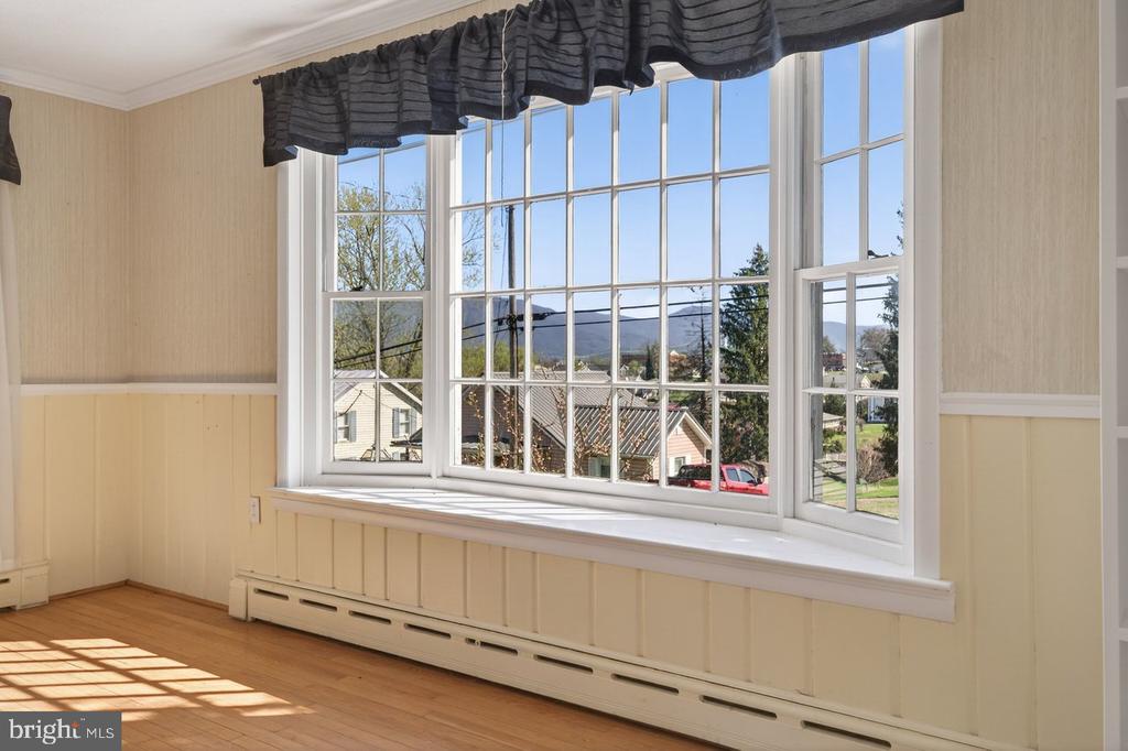 422 MECHANIC ST, LURAY, Virginia 22835, 5 Bedrooms Bedrooms, ,2 BathroomsBathrooms,Residential,422 MECHANIC ST,VAPA2006220 MLS # VAPA2006220