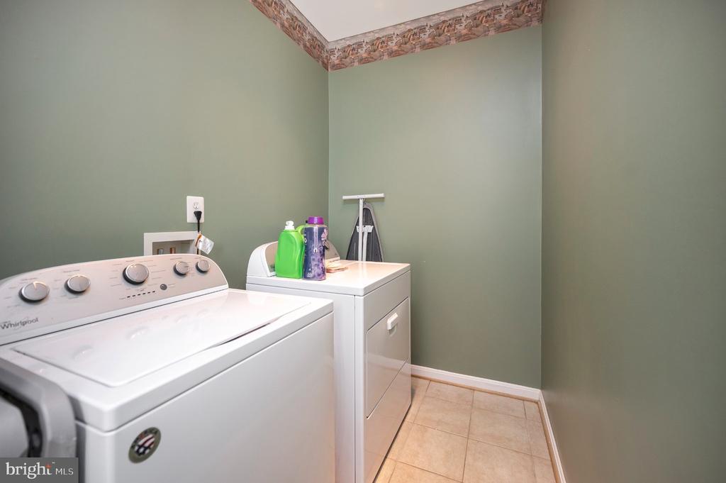 10403 BRECKENRIDGE DR, SPOTSYLVANIA, Virginia 22553, 5 Bedrooms Bedrooms, ,3 BathroomsBathrooms,Residential,10403 BRECKENRIDGE DR,VASP2040434 MLS # VASP2040434