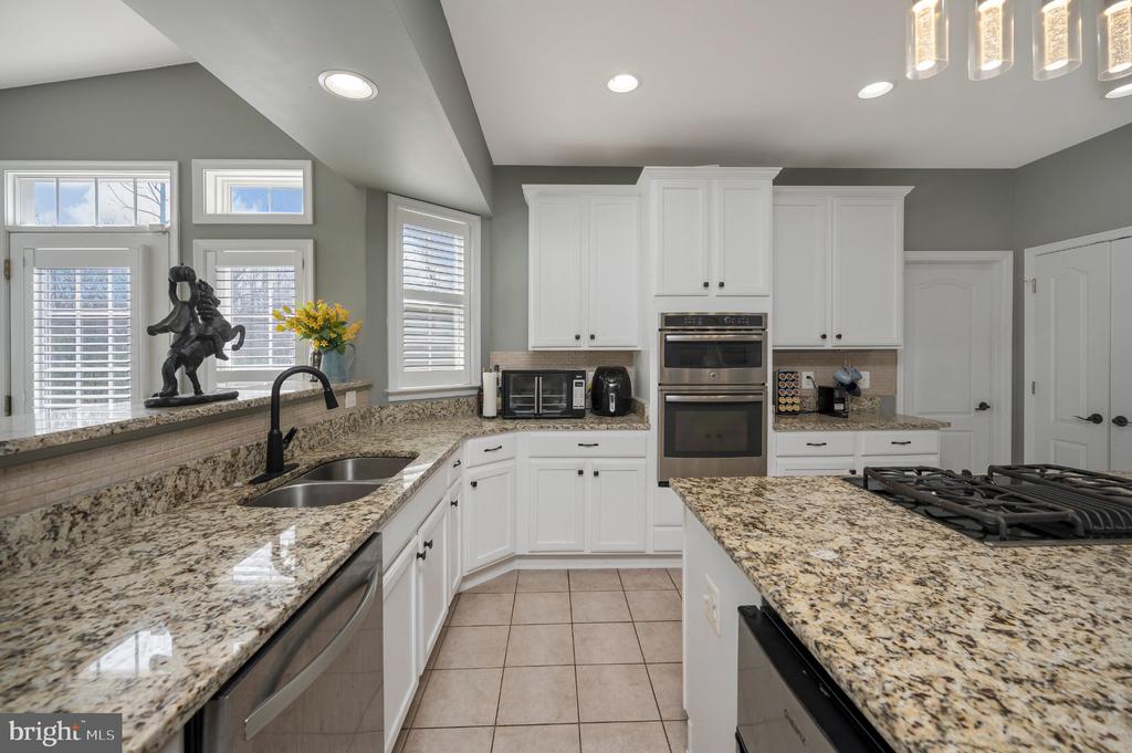 10403 BRECKENRIDGE DR, SPOTSYLVANIA, Virginia 22553, 5 Bedrooms Bedrooms, ,3 BathroomsBathrooms,Residential,10403 BRECKENRIDGE DR,VASP2040434 MLS # VASP2040434