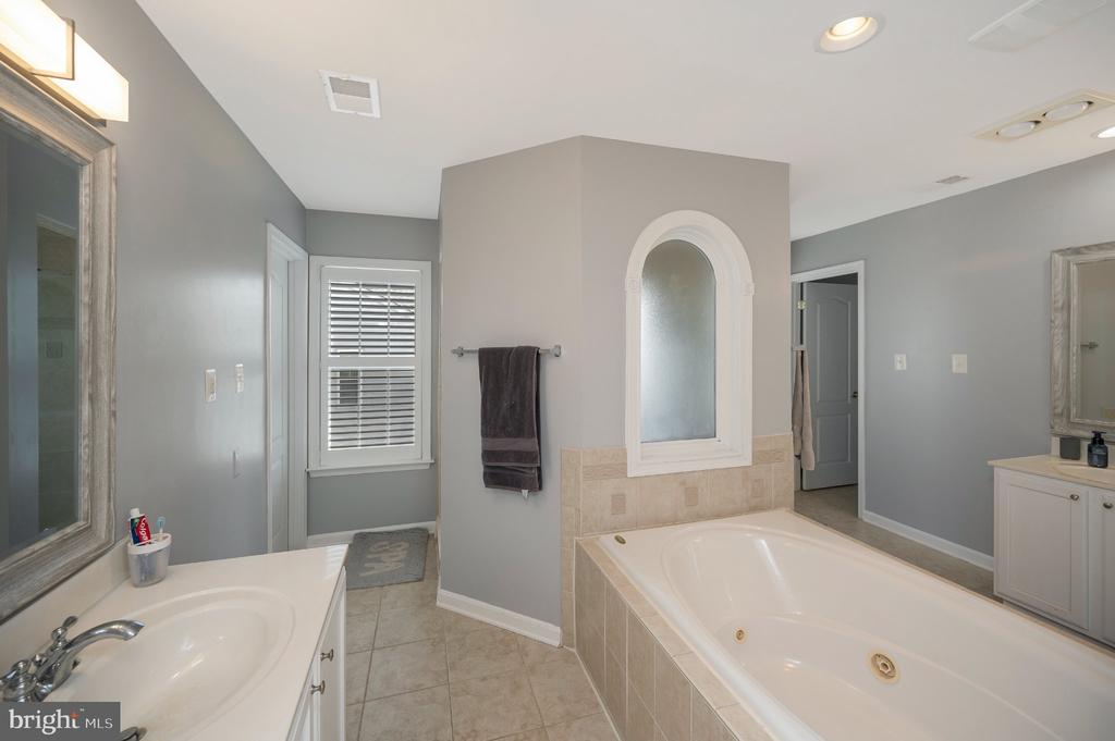 10403 BRECKENRIDGE DR, SPOTSYLVANIA, Virginia 22553, 5 Bedrooms Bedrooms, ,3 BathroomsBathrooms,Residential,10403 BRECKENRIDGE DR,VASP2040434 MLS # VASP2040434