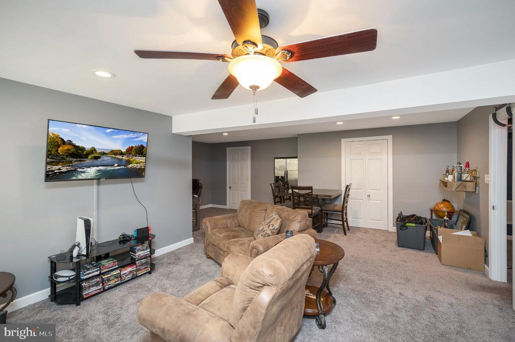 10403 BRECKENRIDGE DR, SPOTSYLVANIA, Virginia 22553, 5 Bedrooms Bedrooms, ,3 BathroomsBathrooms,Residential,10403 BRECKENRIDGE DR,VASP2040434 MLS # VASP2040434