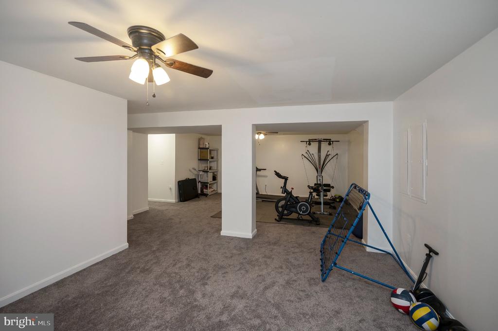 10403 BRECKENRIDGE DR, SPOTSYLVANIA, Virginia 22553, 5 Bedrooms Bedrooms, ,3 BathroomsBathrooms,Residential,10403 BRECKENRIDGE DR,VASP2040434 MLS # VASP2040434