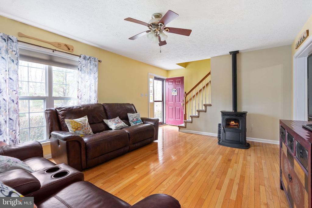 151 LINDA LN, MINERAL, Virginia 23117, 5 Bedrooms Bedrooms, ,3 BathroomsBathrooms,Residential,151 LINDA LN,VALA2009550 MLS # VALA2009550