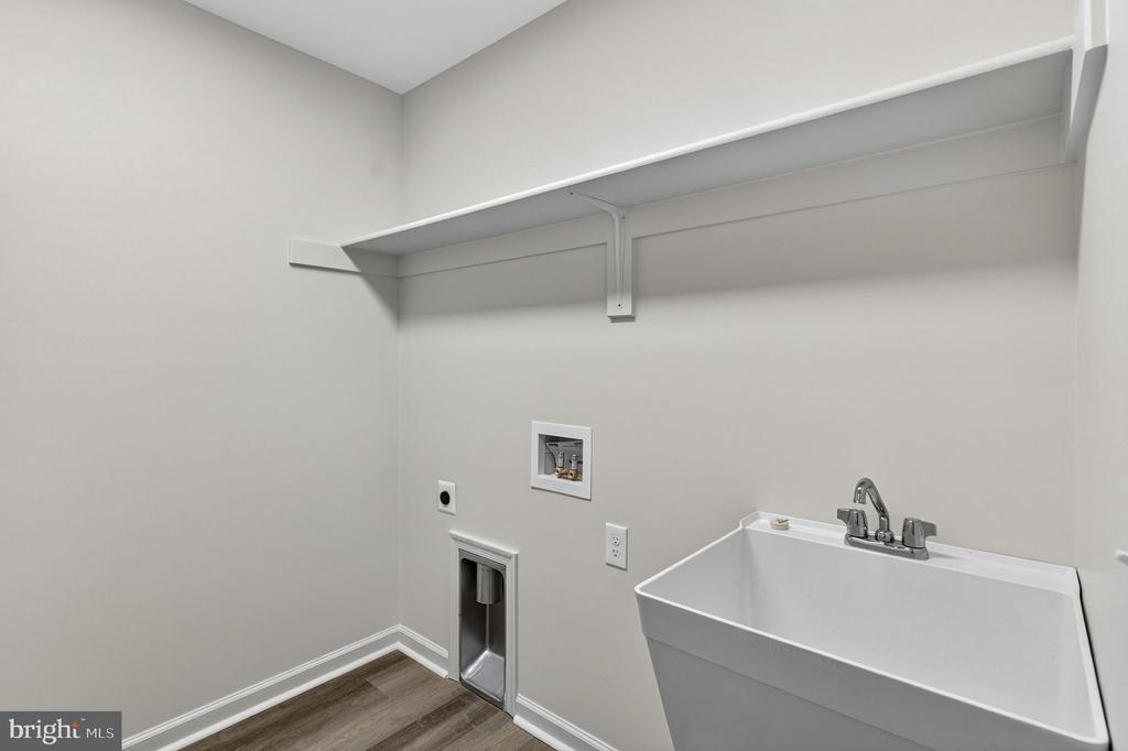 16416 MOUNTAIN RUN LN, CULPEPER, Virginia 22701, 5 Bedrooms Bedrooms, ,4 BathroomsBathrooms,Residential,16416 MOUNTAIN RUN LN,VACU2013016 MLS # VACU2013016