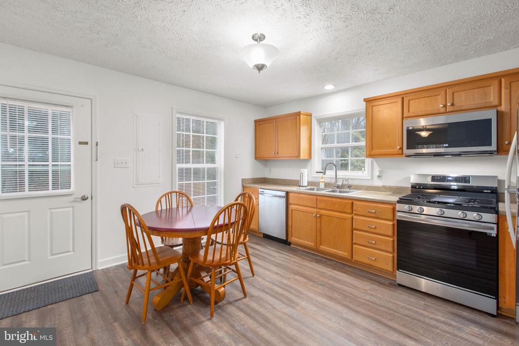 8401 SEAYS RD, SPOTSYLVANIA, Virginia 22551, 4 Bedrooms Bedrooms, ,2 BathroomsBathrooms,Residential,8401 SEAYS RD,VASP2040460 MLS # VASP2040460