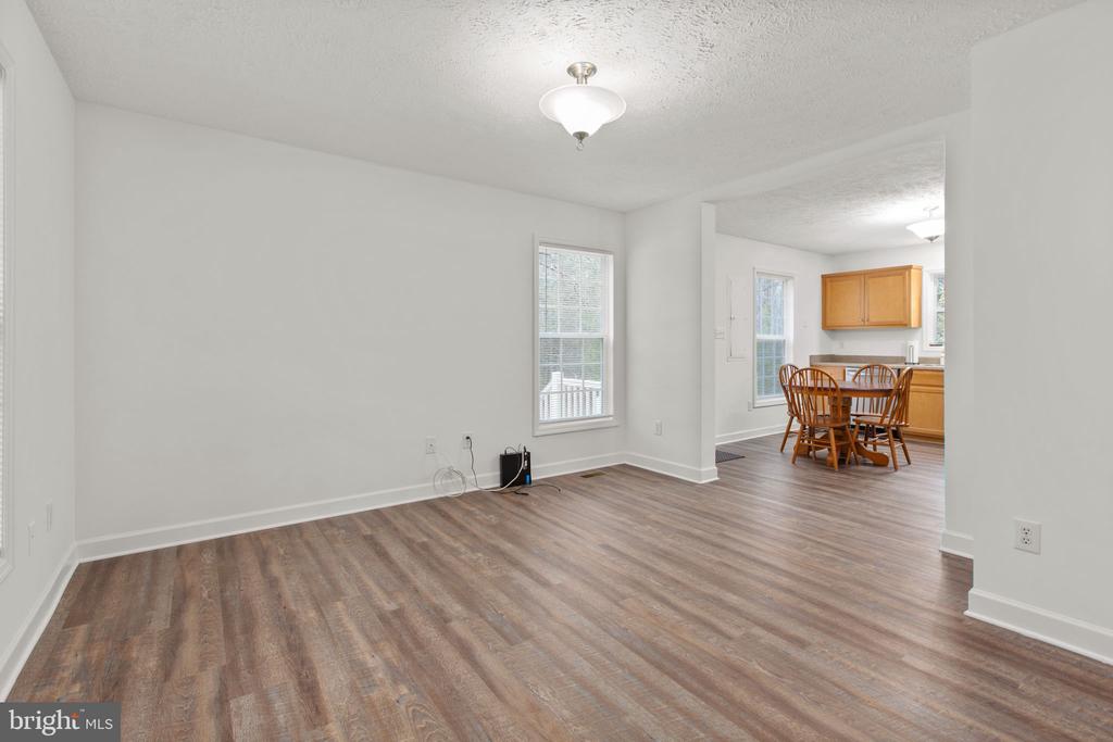 8401 SEAYS RD, SPOTSYLVANIA, Virginia 22551, 4 Bedrooms Bedrooms, ,2 BathroomsBathrooms,Residential,8401 SEAYS RD,VASP2040460 MLS # VASP2040460