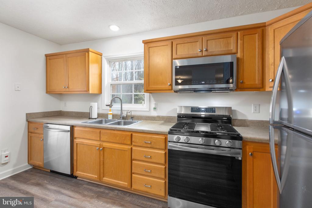 8401 SEAYS RD, SPOTSYLVANIA, Virginia 22551, 4 Bedrooms Bedrooms, ,2 BathroomsBathrooms,Residential,8401 SEAYS RD,VASP2040460 MLS # VASP2040460