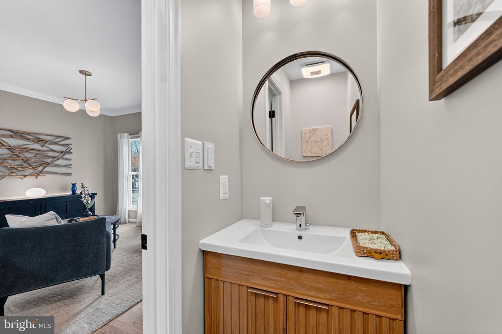 233 BREEZEWOOD DR, WARRENTON, Virginia 20186, 3 Bedrooms Bedrooms, ,3 BathroomsBathrooms,Residential,233 BREEZEWOOD DR,VAFQ2021242 MLS # VAFQ2021242