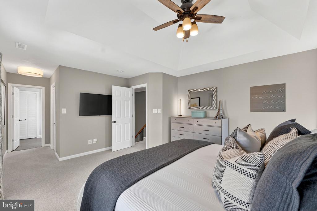 233 BREEZEWOOD DR, WARRENTON, Virginia 20186, 3 Bedrooms Bedrooms, ,3 BathroomsBathrooms,Residential,233 BREEZEWOOD DR,VAFQ2021242 MLS # VAFQ2021242