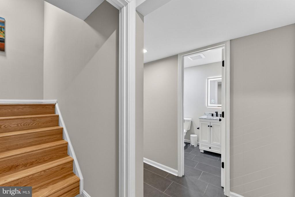 233 BREEZEWOOD DR, WARRENTON, Virginia 20186, 3 Bedrooms Bedrooms, ,3 BathroomsBathrooms,Residential,233 BREEZEWOOD DR,VAFQ2021242 MLS # VAFQ2021242