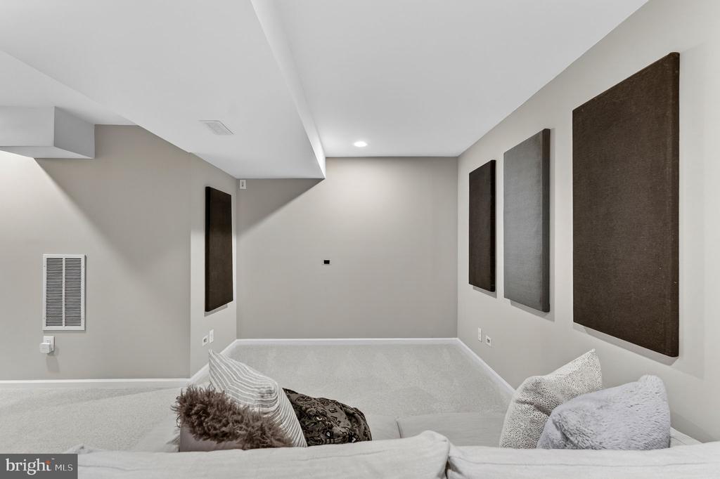 233 BREEZEWOOD DR, WARRENTON, Virginia 20186, 3 Bedrooms Bedrooms, ,3 BathroomsBathrooms,Residential,233 BREEZEWOOD DR,VAFQ2021242 MLS # VAFQ2021242