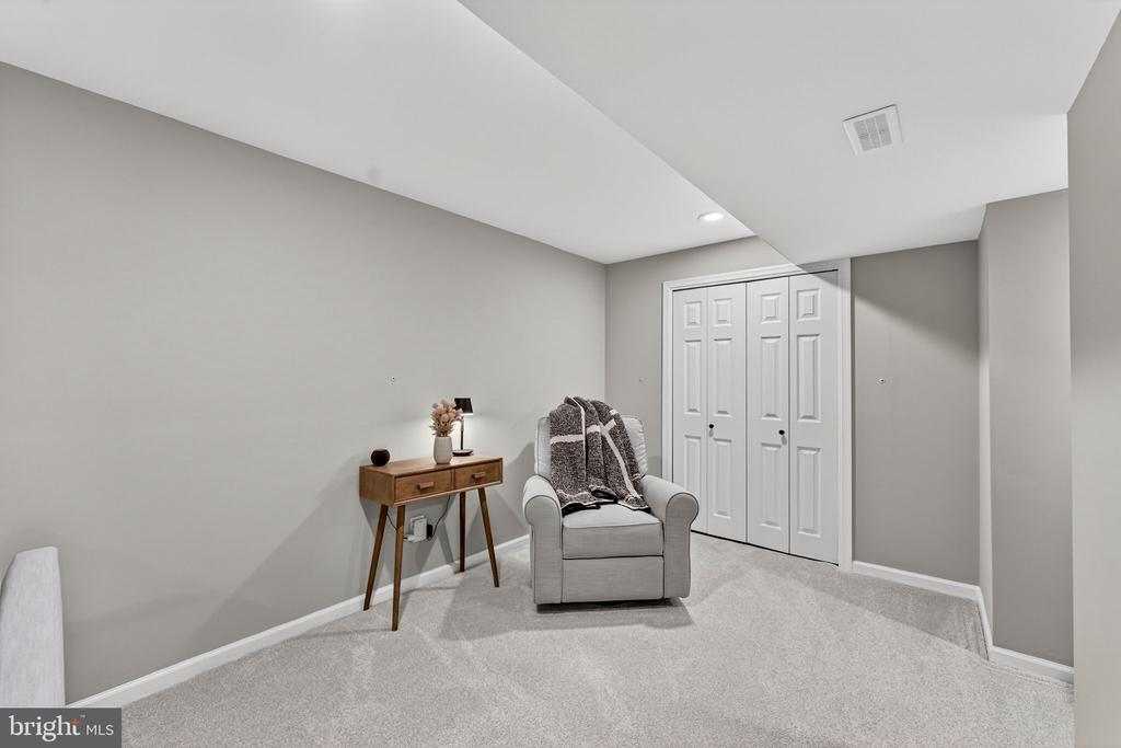 233 BREEZEWOOD DR, WARRENTON, Virginia 20186, 3 Bedrooms Bedrooms, ,3 BathroomsBathrooms,Residential,233 BREEZEWOOD DR,VAFQ2021242 MLS # VAFQ2021242