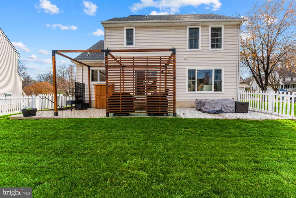 233 BREEZEWOOD DR, WARRENTON, Virginia 20186, 3 Bedrooms Bedrooms, ,3 BathroomsBathrooms,Residential,233 BREEZEWOOD DR,VAFQ2021242 MLS # VAFQ2021242