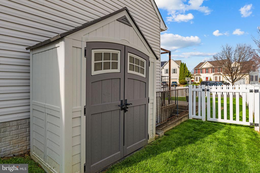 233 BREEZEWOOD DR, WARRENTON, Virginia 20186, 3 Bedrooms Bedrooms, ,3 BathroomsBathrooms,Residential,233 BREEZEWOOD DR,VAFQ2021242 MLS # VAFQ2021242