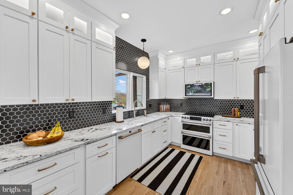 233 BREEZEWOOD DR, WARRENTON, Virginia 20186, 3 Bedrooms Bedrooms, ,3 BathroomsBathrooms,Residential,233 BREEZEWOOD DR,VAFQ2021242 MLS # VAFQ2021242