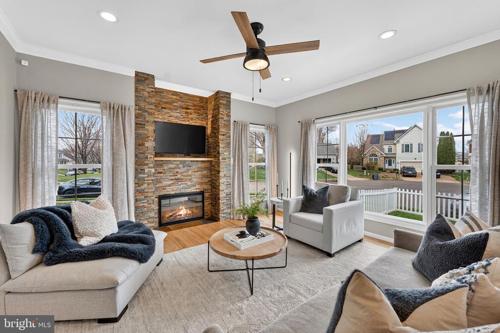 233 BREEZEWOOD DR, WARRENTON, Virginia 20186, 3 Bedrooms Bedrooms, ,3 BathroomsBathrooms,Residential,233 BREEZEWOOD DR,VAFQ2021242 MLS # VAFQ2021242