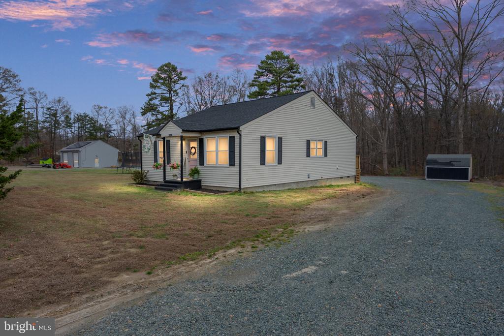 2623 JEFFERSON HWY, LOUISA, Virginia 23093, 3 Bedrooms Bedrooms, ,2 BathroomsBathrooms,Residential,2623 JEFFERSON HWY,VALA2009558 MLS # VALA2009558