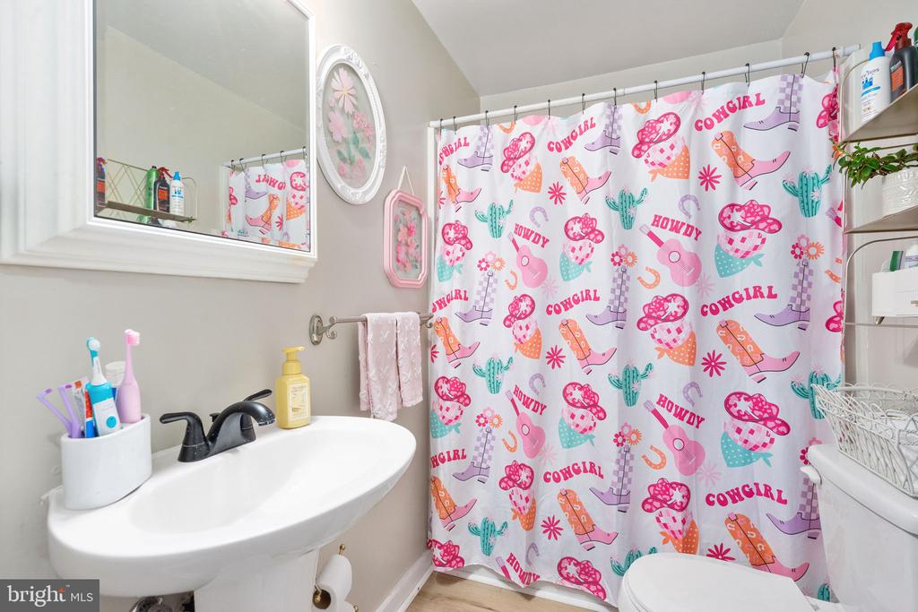 2623 JEFFERSON HWY, LOUISA, Virginia 23093, 3 Bedrooms Bedrooms, ,2 BathroomsBathrooms,Residential,2623 JEFFERSON HWY,VALA2009558 MLS # VALA2009558