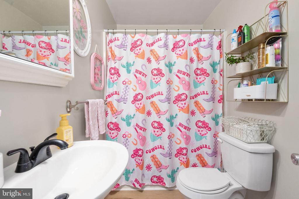 2623 JEFFERSON HWY, LOUISA, Virginia 23093, 3 Bedrooms Bedrooms, ,2 BathroomsBathrooms,Residential,2623 JEFFERSON HWY,VALA2009558 MLS # VALA2009558