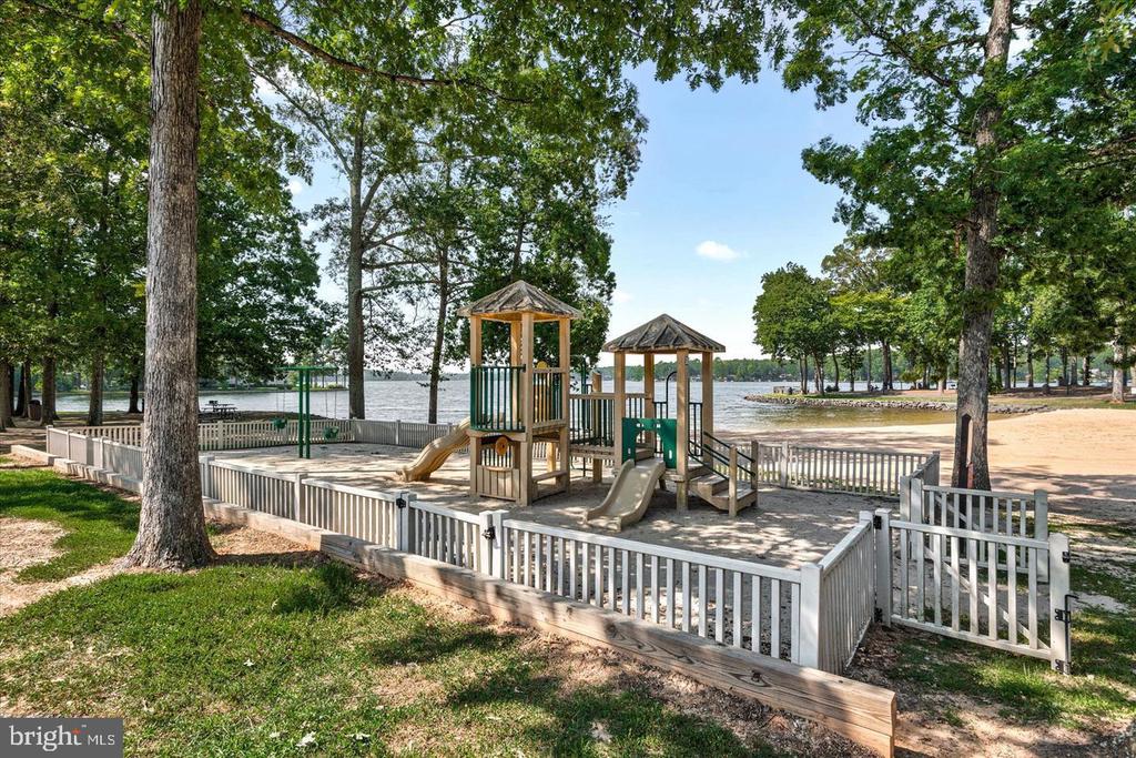 705 MONTICELLO CIR, LOCUST GROVE, Virginia 22508, 4 Bedrooms Bedrooms, ,2 BathroomsBathrooms,Residential,705 MONTICELLO CIR,VAOR2013646 MLS # VAOR2013646