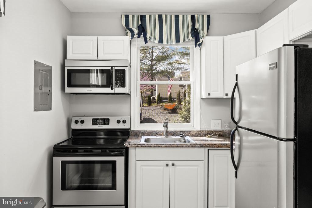 128 HARRISON CIR, LOCUST GROVE, Virginia 22508, 5 Bedrooms Bedrooms, ,3 BathroomsBathrooms,Residential,128 HARRISON CIR,VAOR2013626 MLS # VAOR2013626