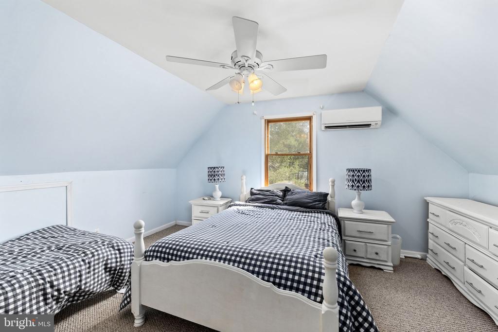 128 HARRISON CIR, LOCUST GROVE, Virginia 22508, 5 Bedrooms Bedrooms, ,3 BathroomsBathrooms,Residential,128 HARRISON CIR,VAOR2013626 MLS # VAOR2013626