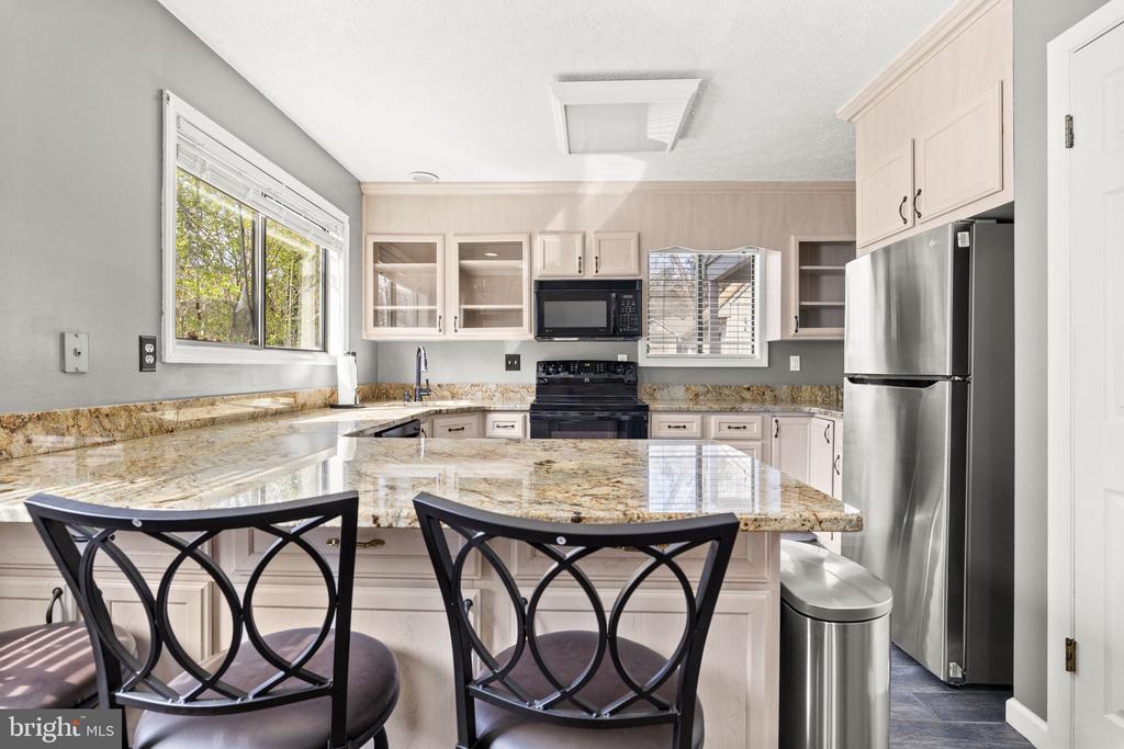 128 HARRISON CIR, LOCUST GROVE, Virginia 22508, 5 Bedrooms Bedrooms, ,3 BathroomsBathrooms,Residential,128 HARRISON CIR,VAOR2013626 MLS # VAOR2013626