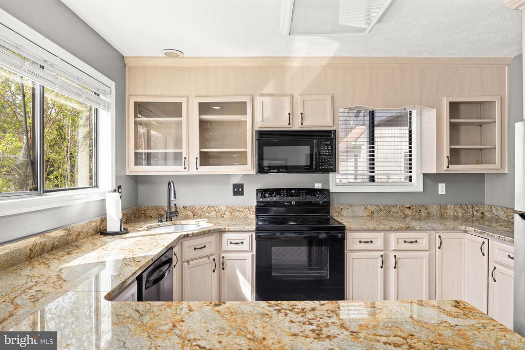 128 HARRISON CIR, LOCUST GROVE, Virginia 22508, 5 Bedrooms Bedrooms, ,3 BathroomsBathrooms,Residential,128 HARRISON CIR,VAOR2013626 MLS # VAOR2013626