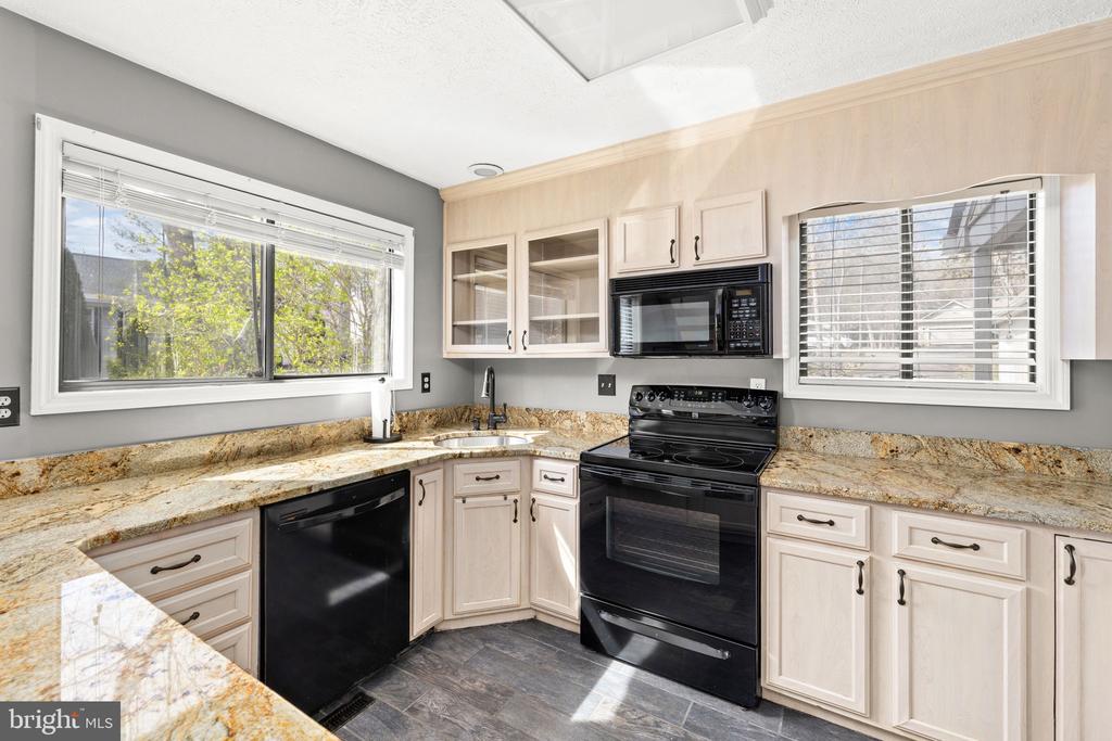 128 HARRISON CIR, LOCUST GROVE, Virginia 22508, 5 Bedrooms Bedrooms, ,3 BathroomsBathrooms,Residential,128 HARRISON CIR,VAOR2013626 MLS # VAOR2013626