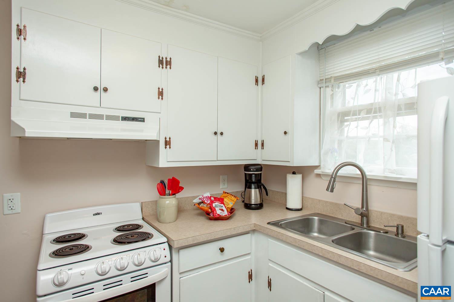 402 NE 13TH ST, CHARLOTTESVILLE, Virginia 22902, 5 Bedrooms Bedrooms, ,3 BathroomsBathrooms,Residential,402 NE 13TH ST,675005 MLS # 675005