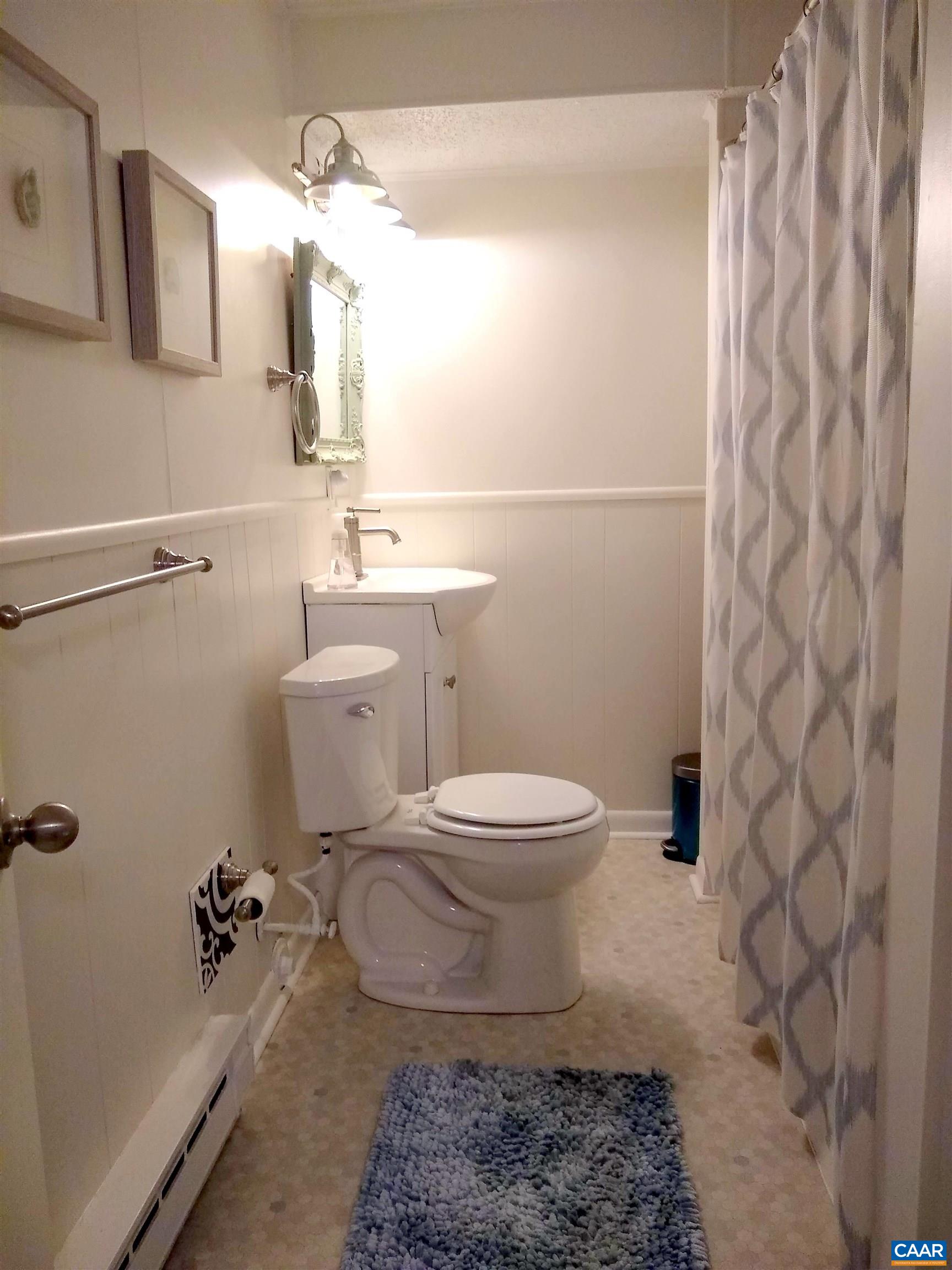 402 NE 13TH ST, CHARLOTTESVILLE, Virginia 22902, 5 Bedrooms Bedrooms, ,3 BathroomsBathrooms,Residential,402 NE 13TH ST,675005 MLS # 675005