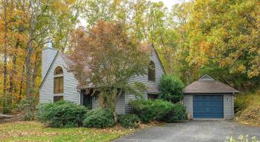 1688 STONEY CREEK DR, CHARLOTTESVILLE, Virginia 22902, 3 Bedrooms Bedrooms, ,2 BathroomsBathrooms,Residential,1688 STONEY CREEK DR,675043 MLS # 675043